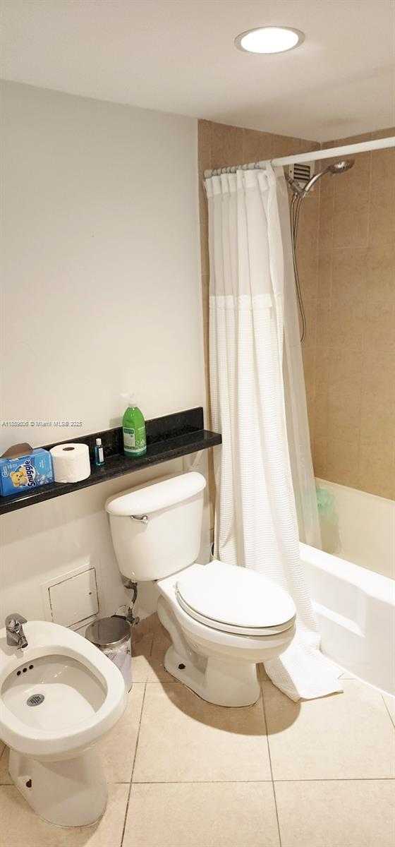 Small Image of 5600 COLLINS AVE #17W, Miami Beach Number 29