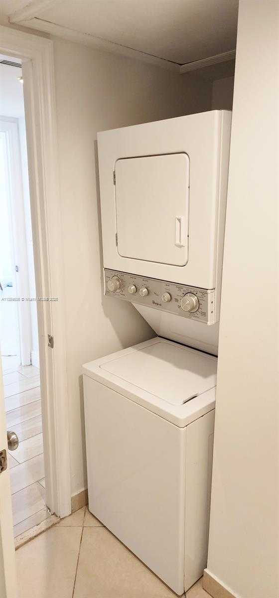 Small Image of 5600 COLLINS AVE #17W, Miami Beach Number 31