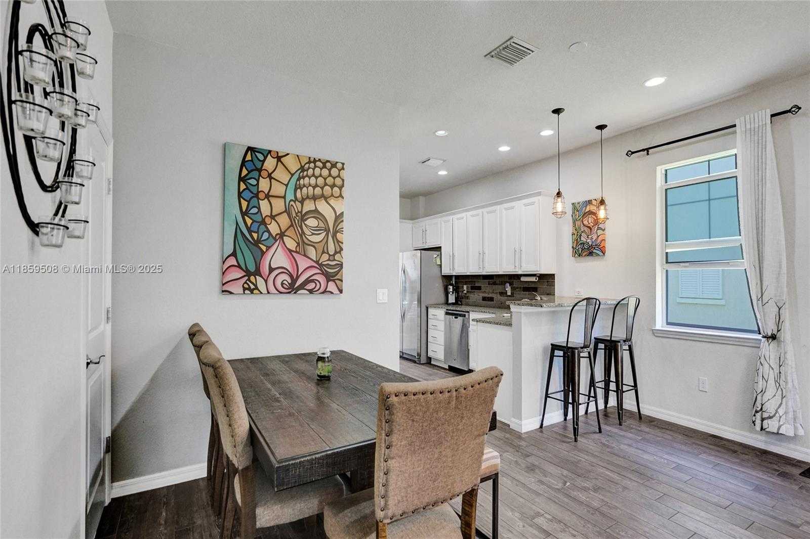 Small Image of 4046 LONG LEAF LN, Hollywood Number 12