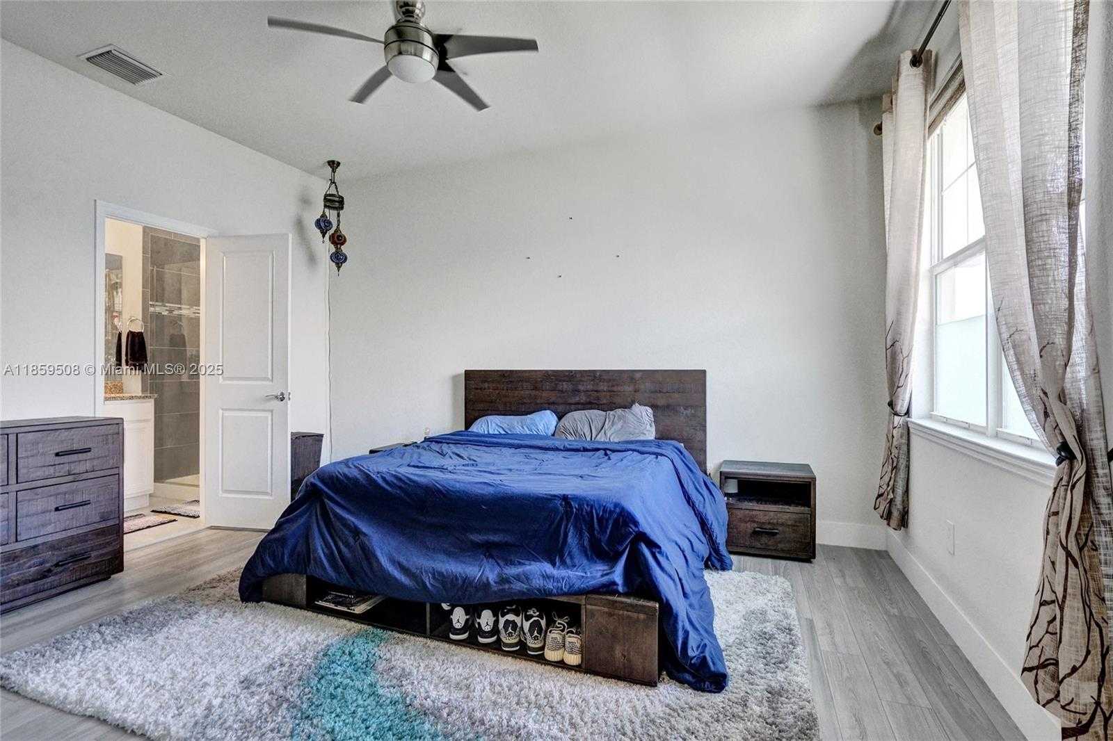 Small Image of 4046 LONG LEAF LN, Hollywood Number 18