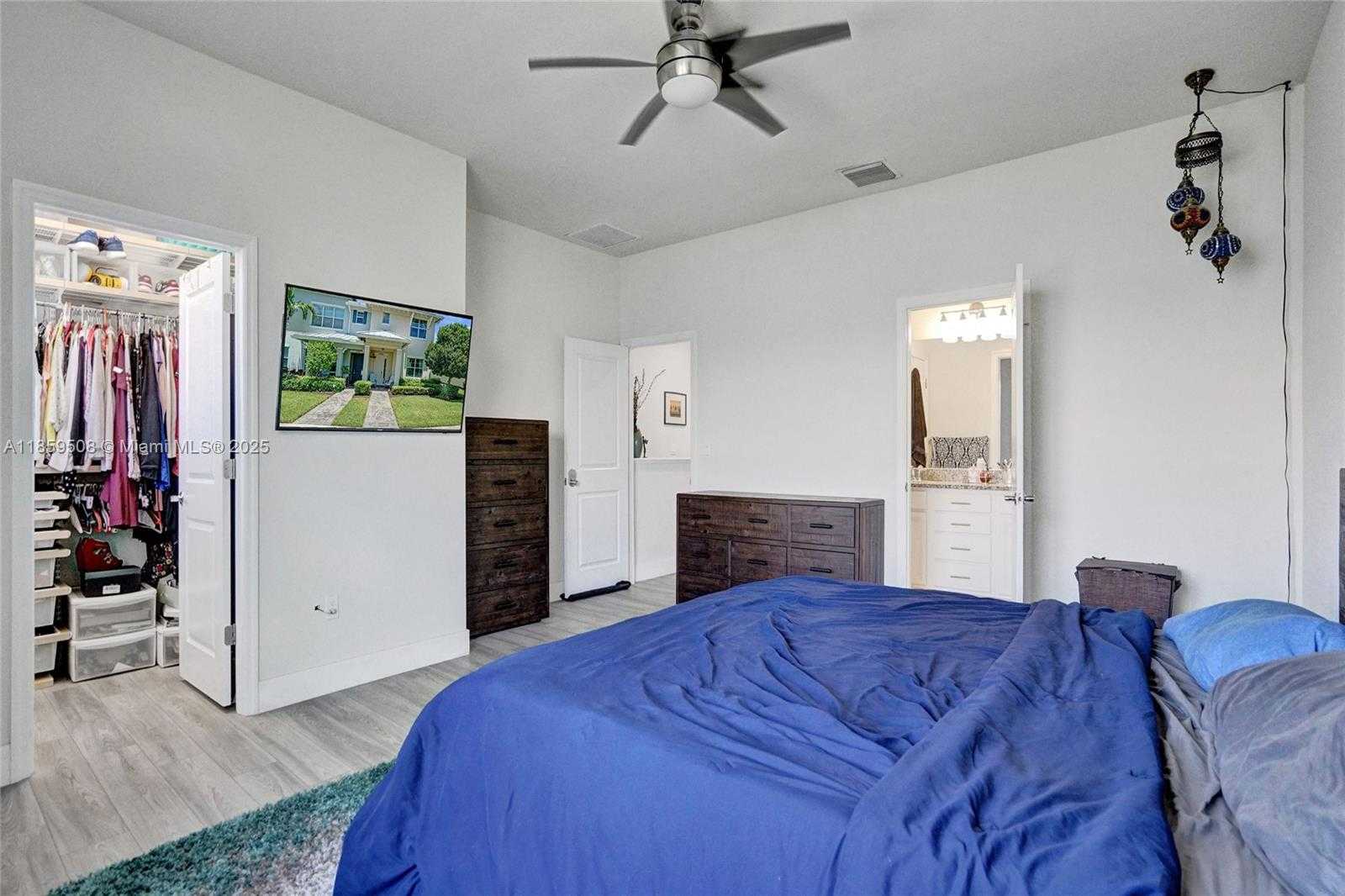Small Image of 4046 LONG LEAF LN, Hollywood Number 19