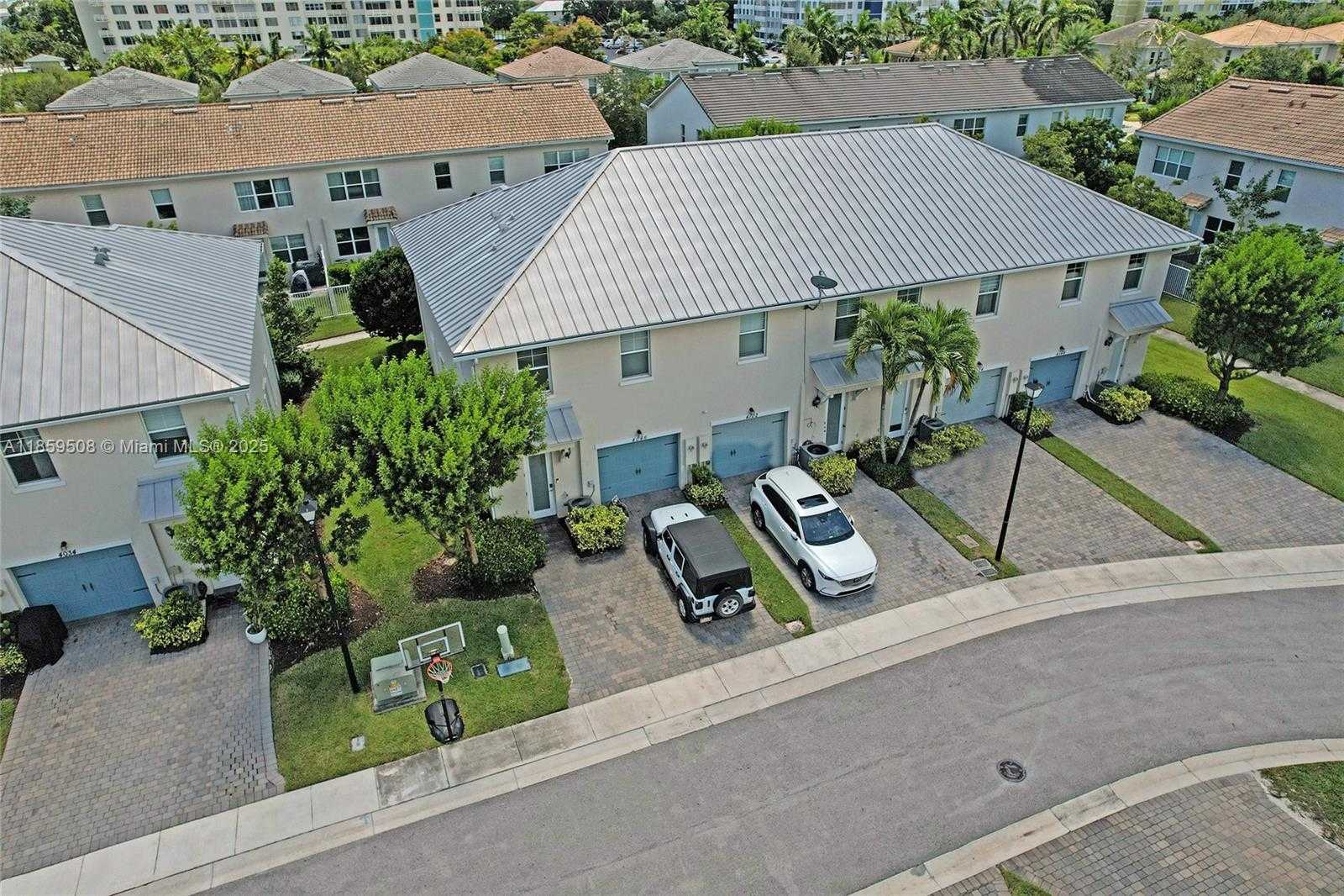 Small Image of 4046 LONG LEAF LN, Hollywood Number 2
