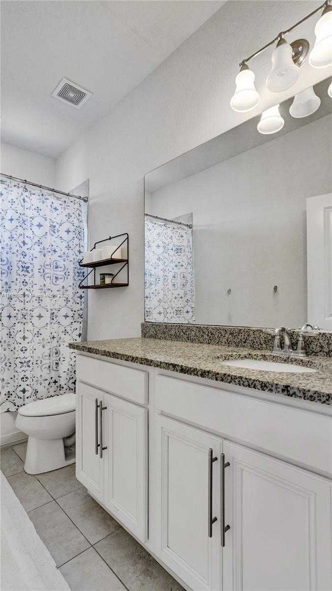 Small Image of 4046 LONG LEAF LN, Hollywood Number 22