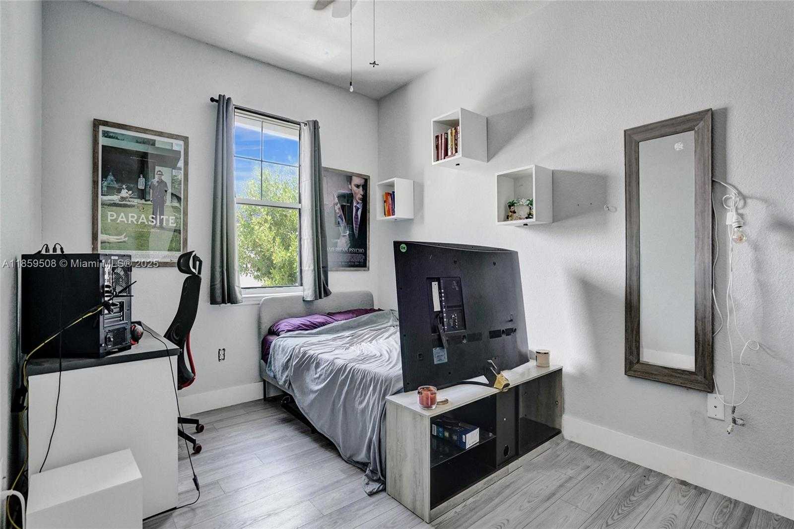 Small Image of 4046 LONG LEAF LN, Hollywood Number 23