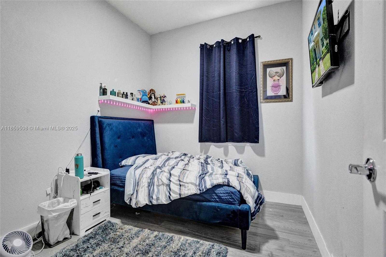 Small Image of 4046 LONG LEAF LN, Hollywood Number 25