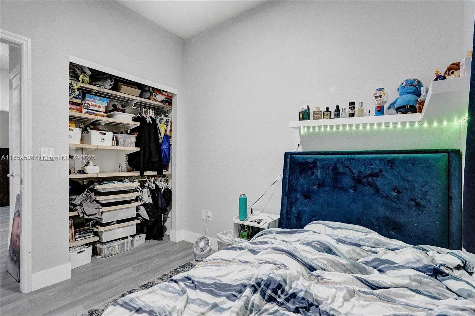 Small Image of 4046 LONG LEAF LN, Hollywood Number 26