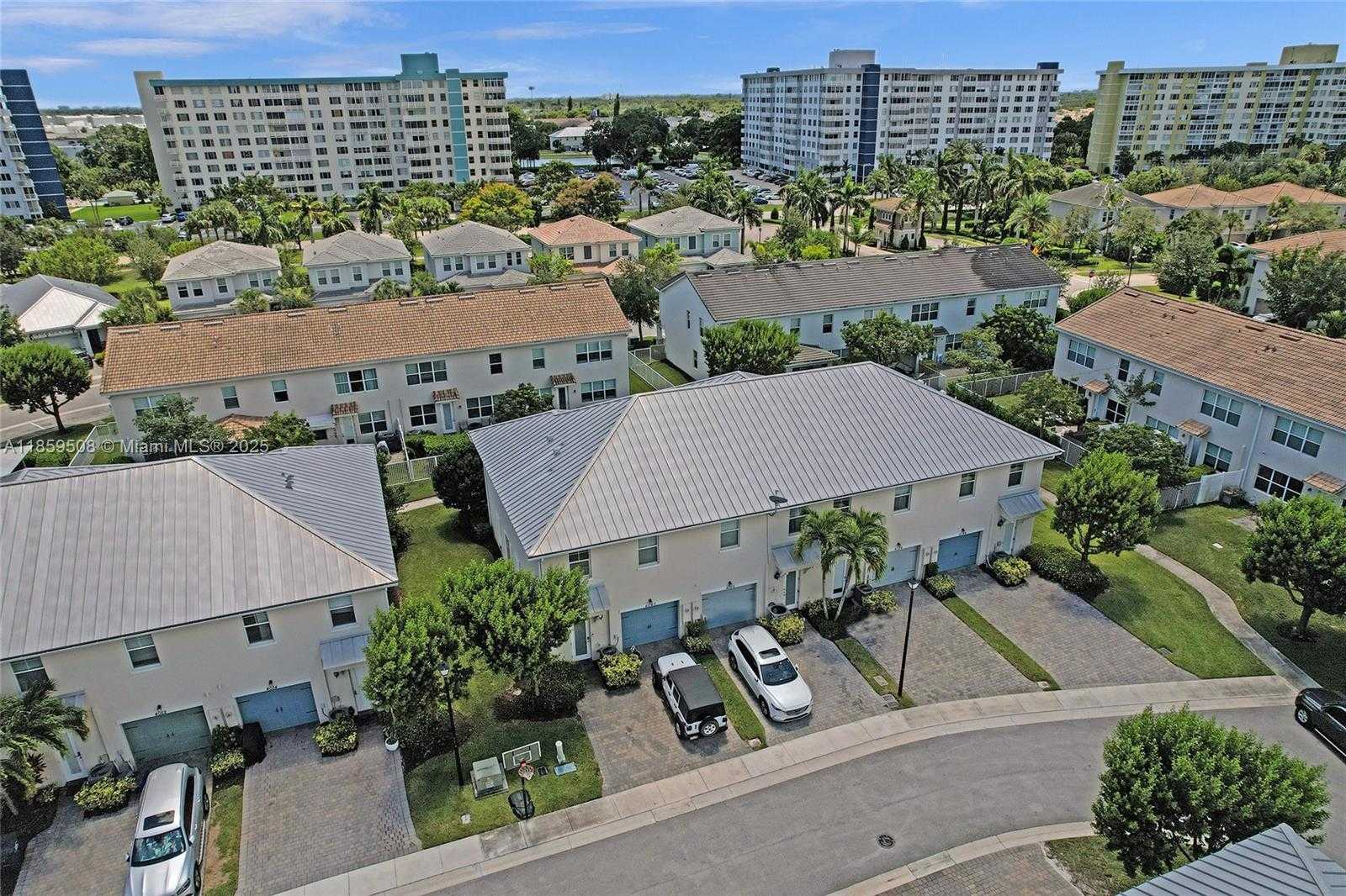 Small Image of 4046 LONG LEAF LN, Hollywood Number 3
