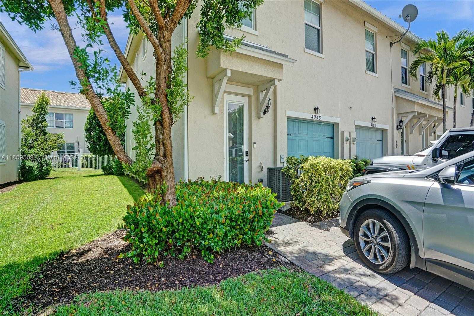 Small Image of 4046 LONG LEAF LN, Hollywood Number 32