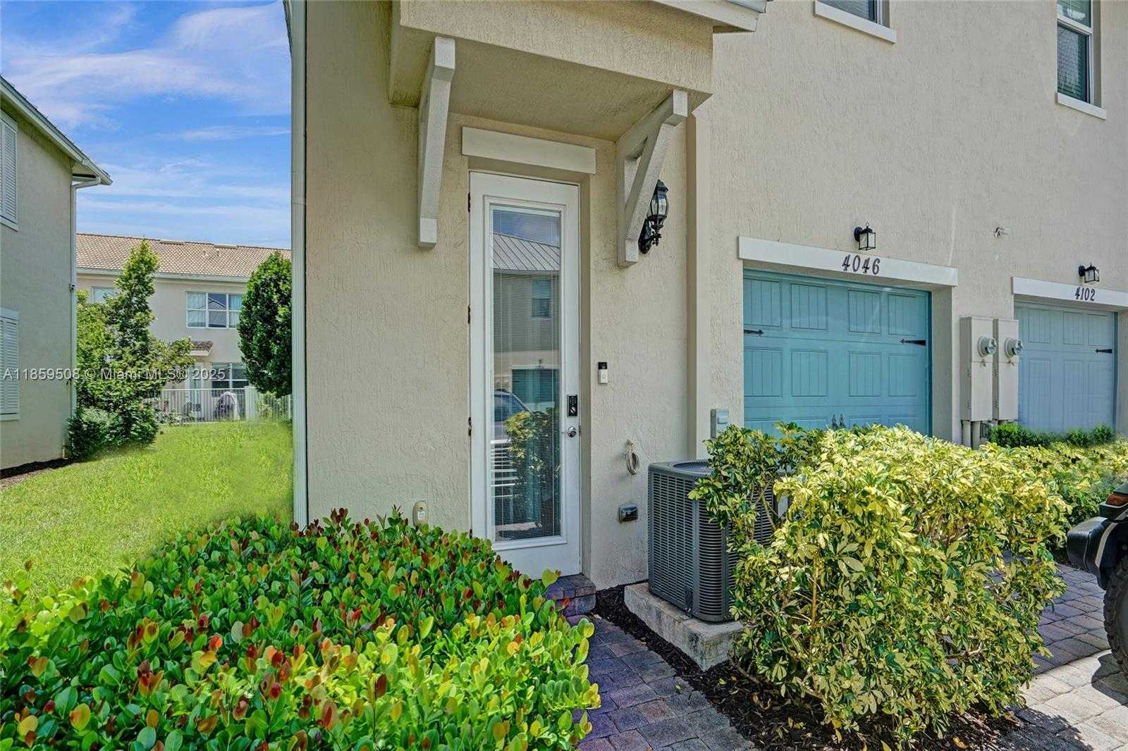 Small Image of 4046 LONG LEAF LN, Hollywood Number 33