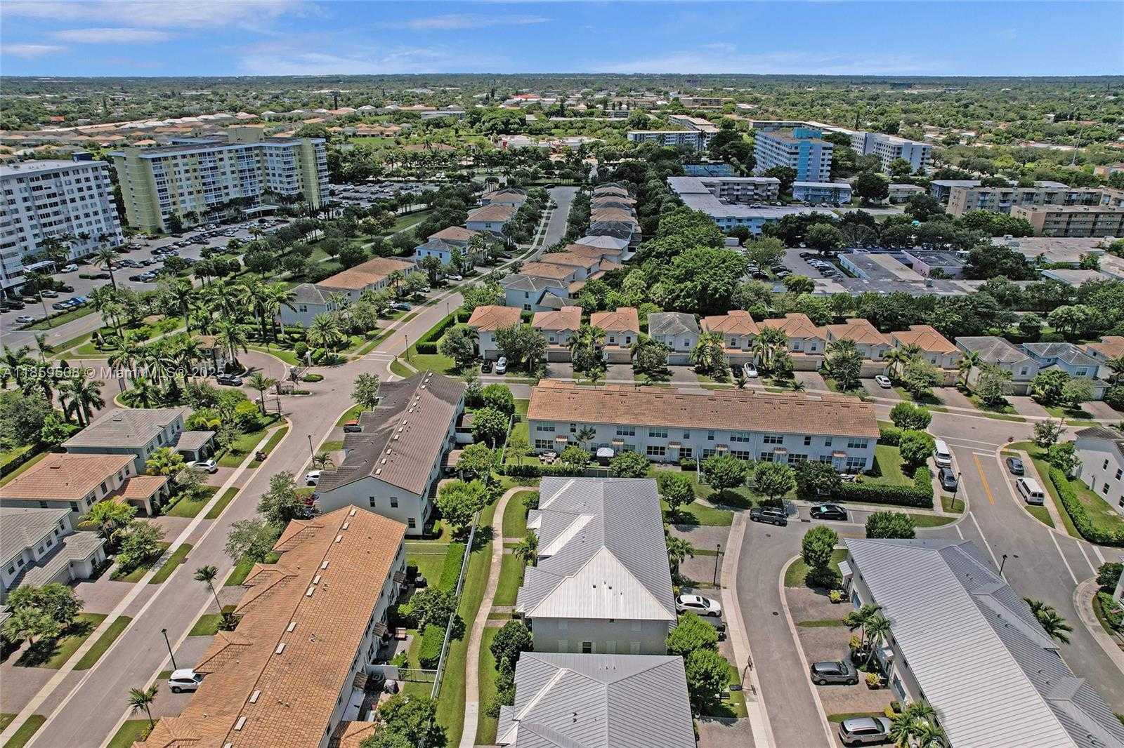 Small Image of 4046 LONG LEAF LN, Hollywood Number 37