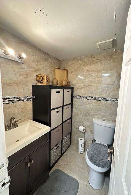 Small Image of 17901 NORTH WEST 68TH AVE #R101, Hialeah Number 14