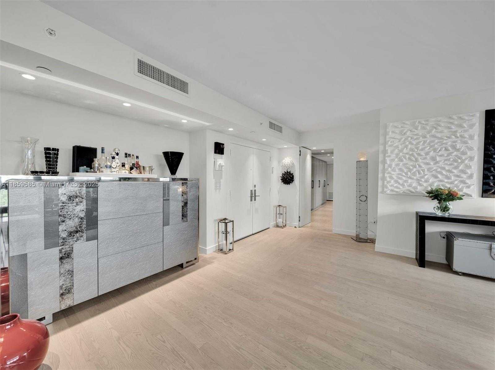 Small Image of 9 ISLAND AVE #614, Miami Beach Number 17