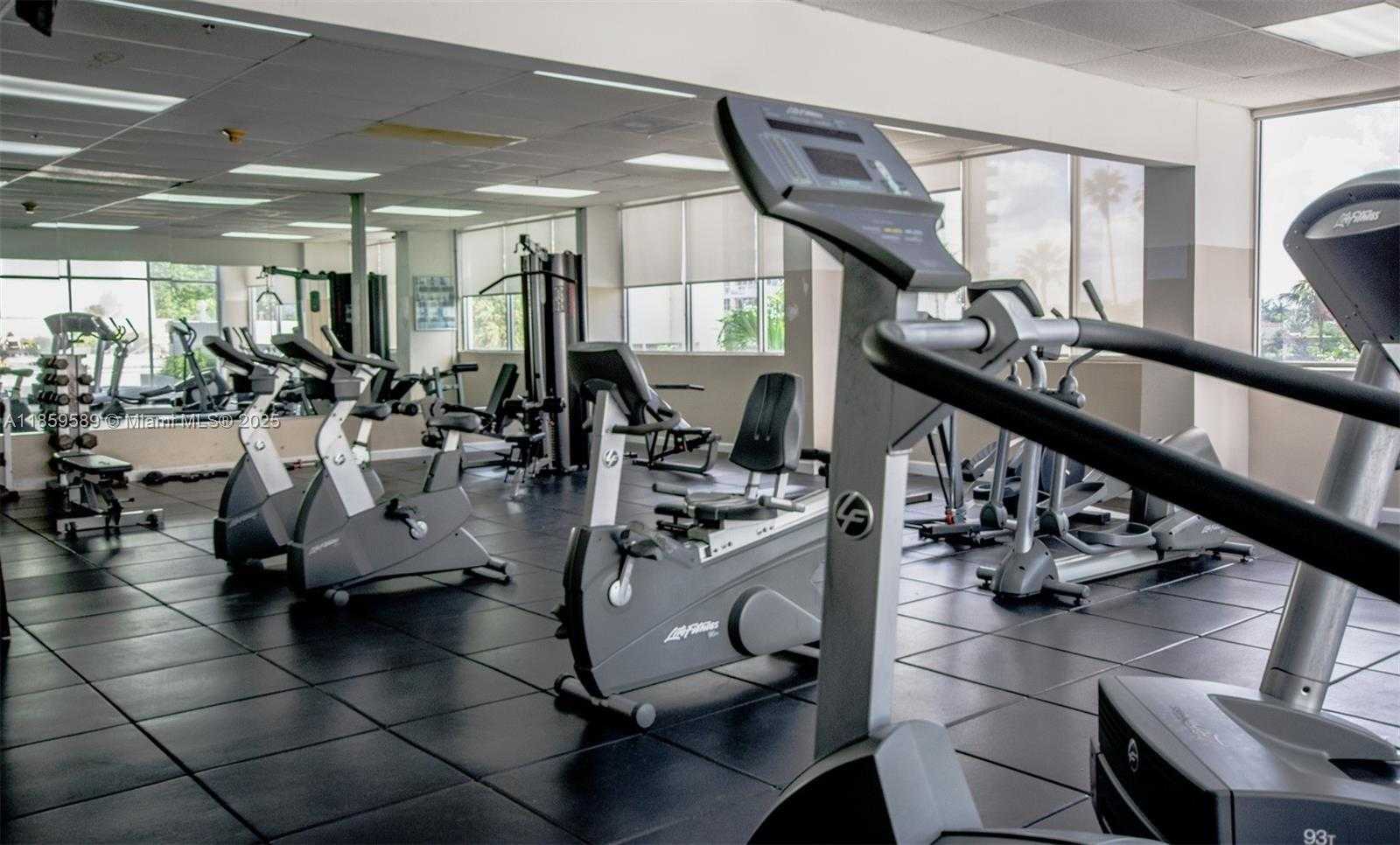 Small Image of 5601 COLLINS AVE #1204, Miami Beach Number 51