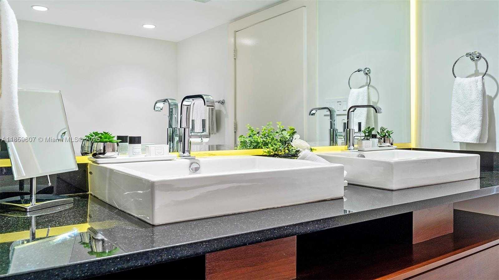 Small Image of 101 20TH ST #3903, Miami Beach Number 21