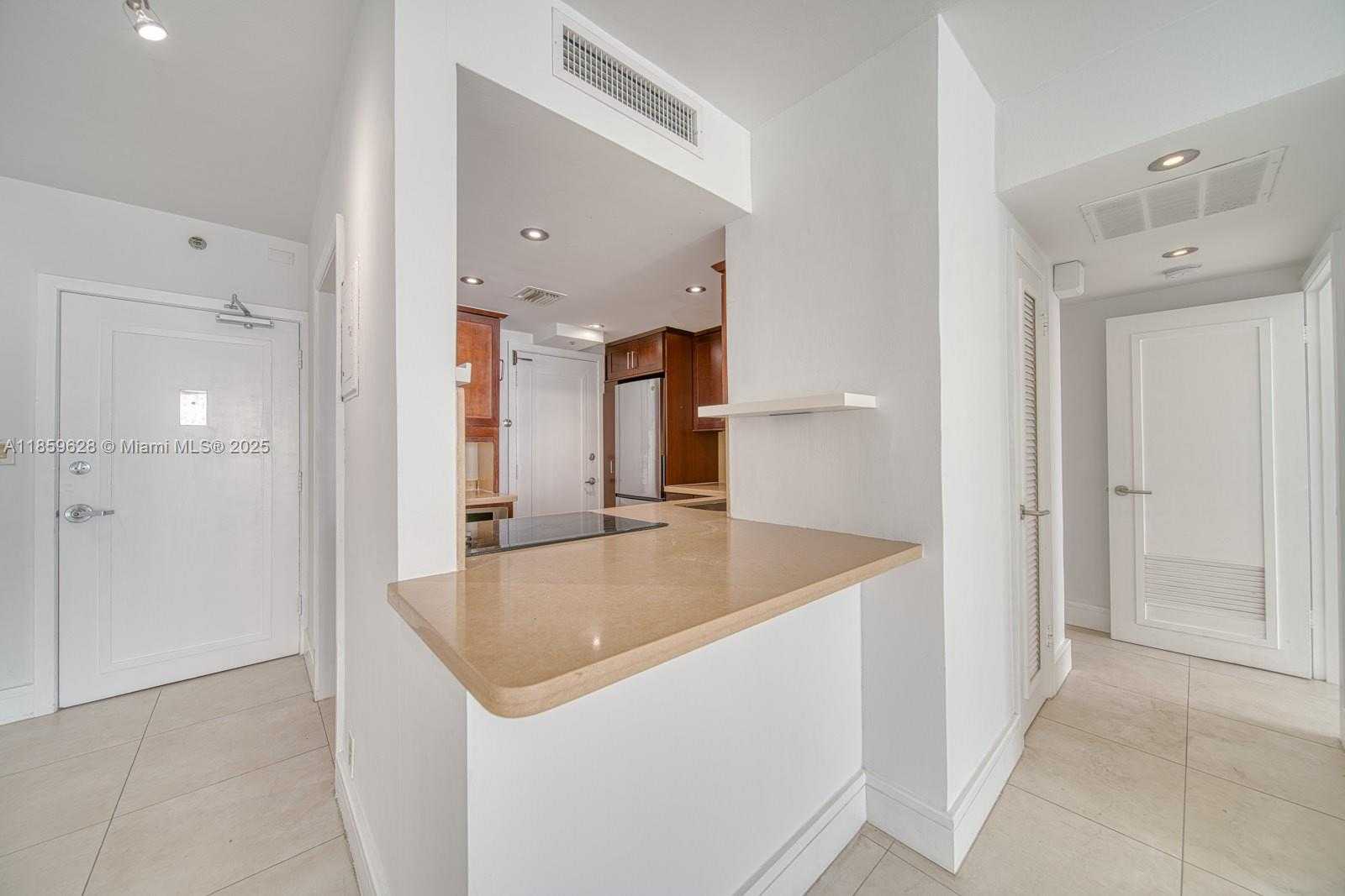 Small Image of 1000 WEST AVE #1423, Miami Beach Number 18