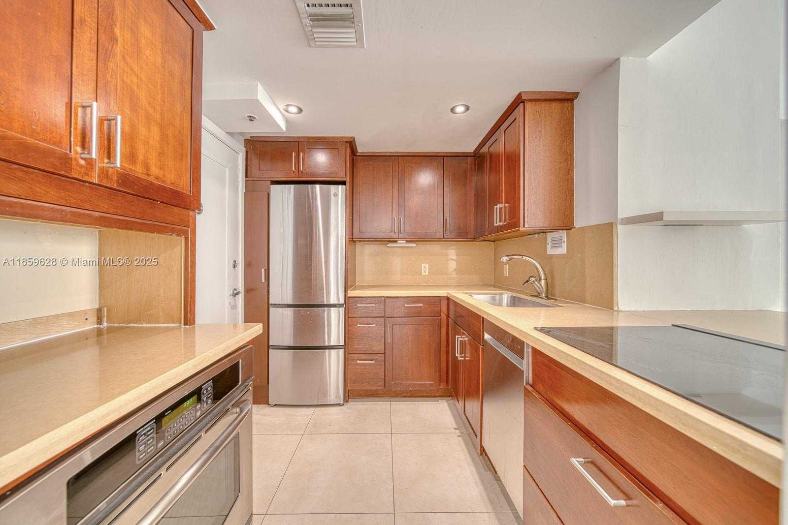 Small Image of 1000 WEST AVE #1423, Miami Beach Number 19