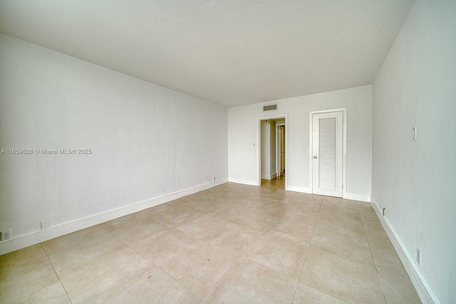 Small Image of 1000 WEST AVE #1423, Miami Beach Number 24