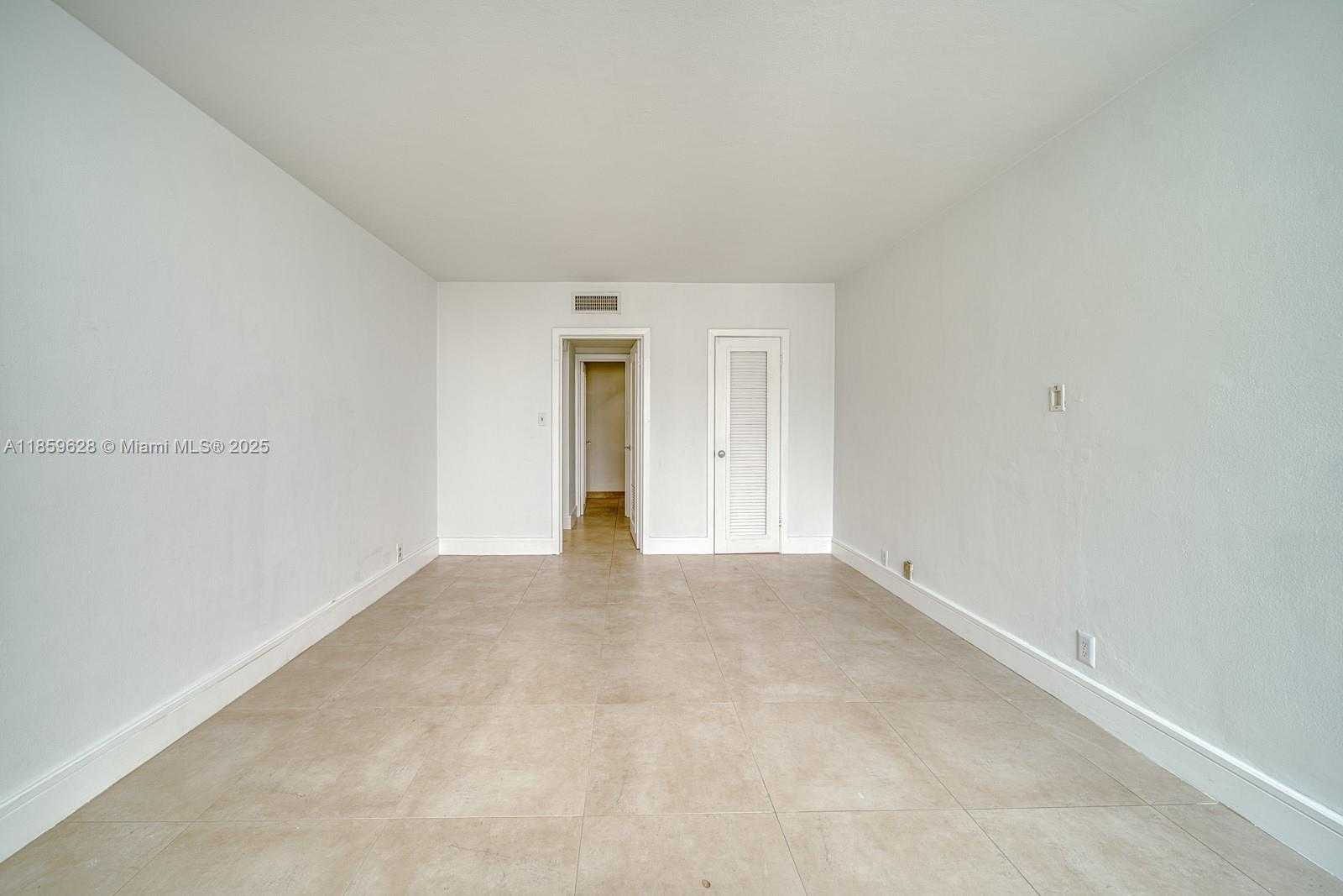 Small Image of 1000 WEST AVE #1423, Miami Beach Number 25