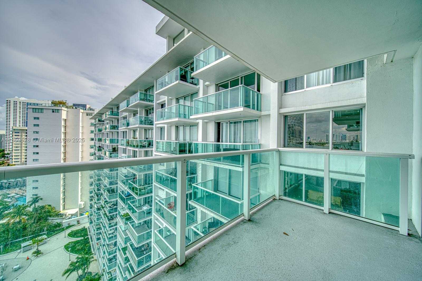 Small Image of 1000 WEST AVE #1423, Miami Beach Number 5