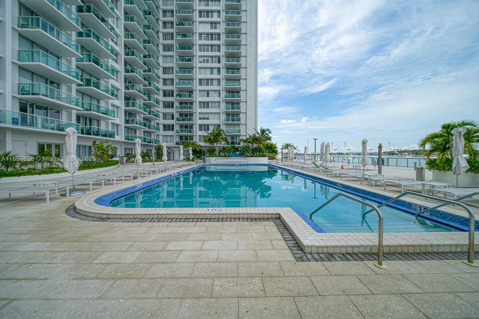 Small Image of 1000 WEST AVE #1423, Miami Beach Number 9
