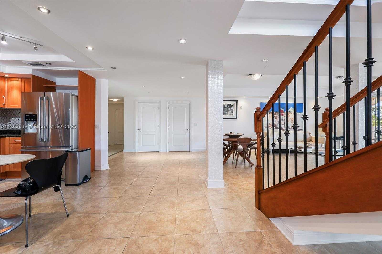 Small Image of 110 HENDRICKS ISLE #13, Fort Lauderdale Number 15