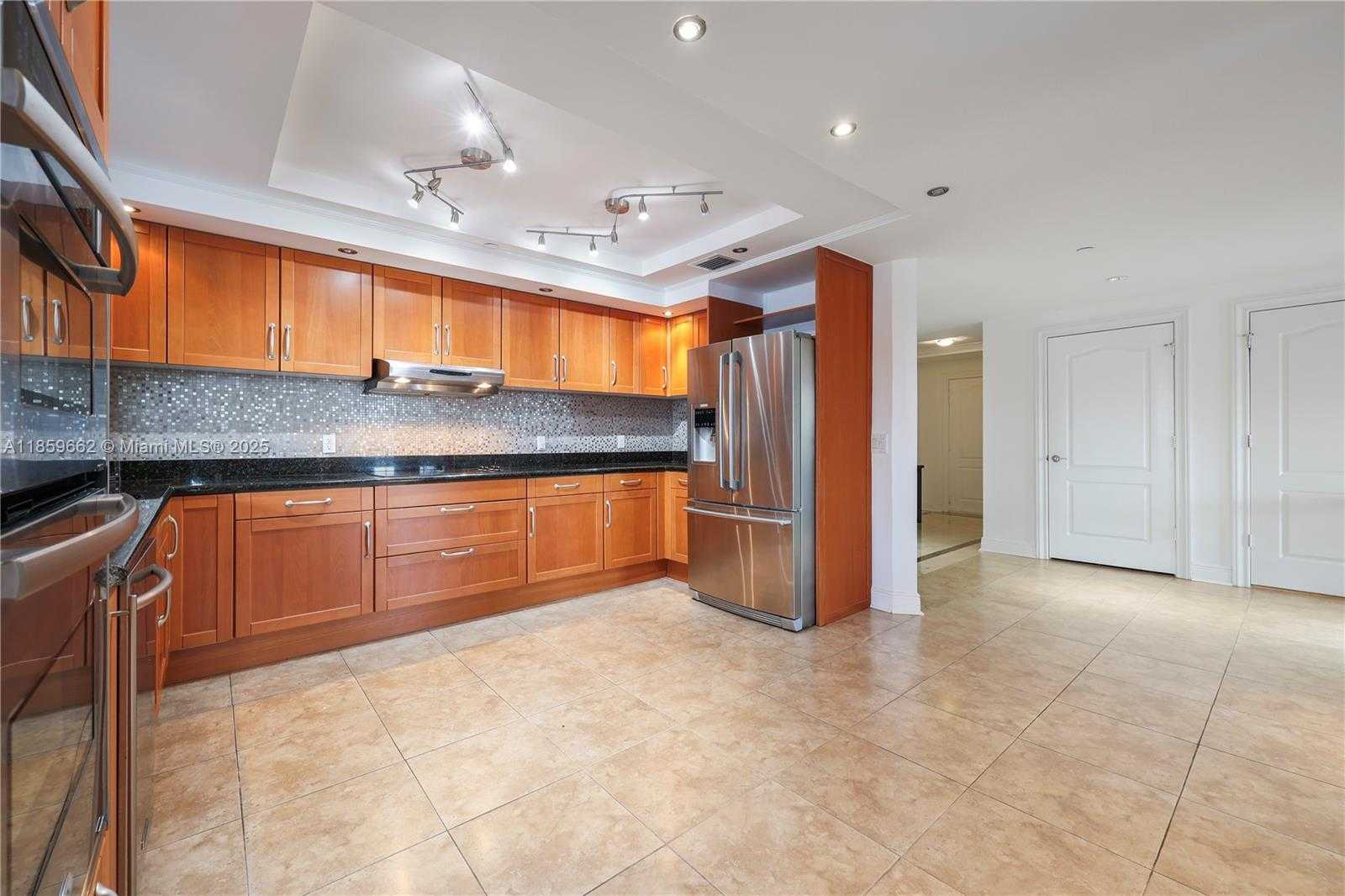 Small Image of 110 HENDRICKS ISLE #13, Fort Lauderdale Number 25