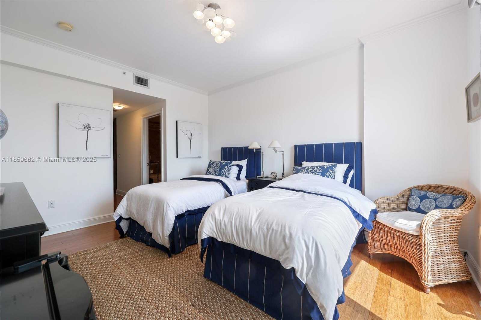 Small Image of 110 HENDRICKS ISLE #13, Fort Lauderdale Number 28