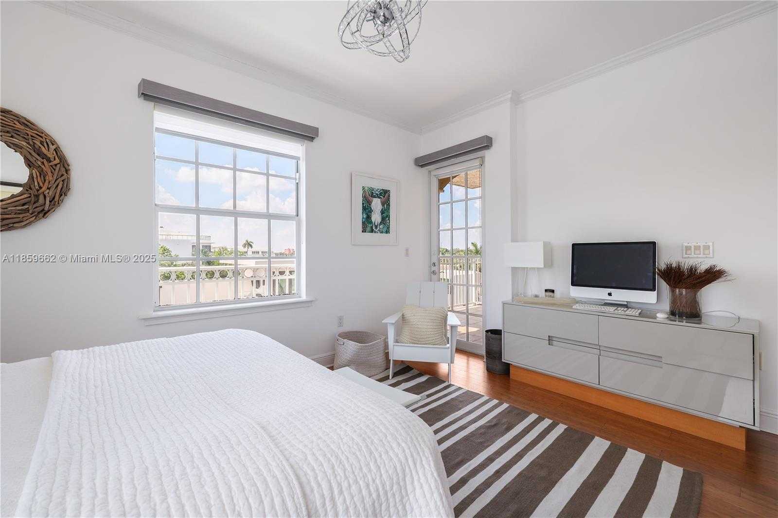 Small Image of 110 HENDRICKS ISLE #13, Fort Lauderdale Number 36