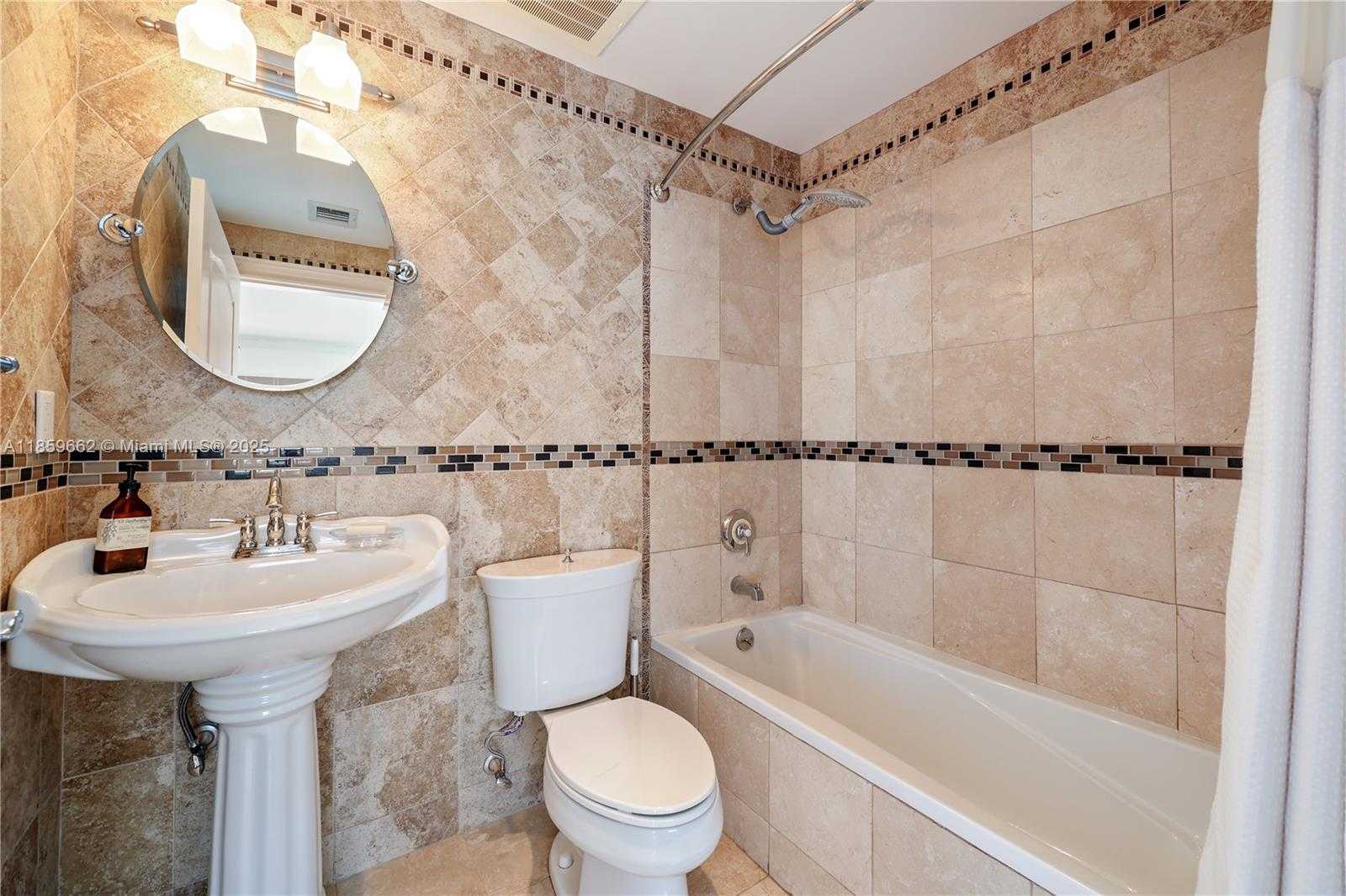 Small Image of 110 HENDRICKS ISLE #13, Fort Lauderdale Number 44