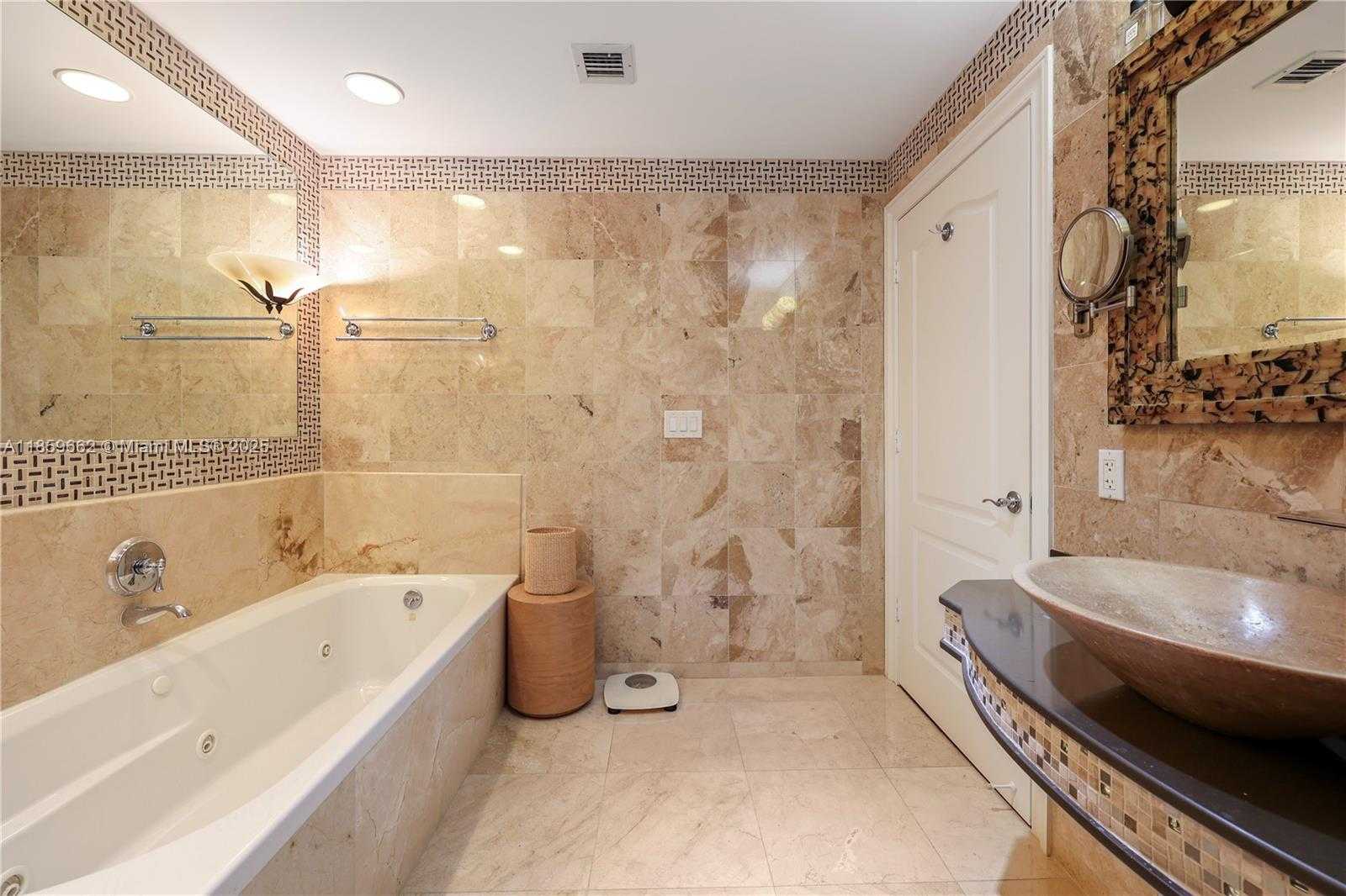 Small Image of 110 HENDRICKS ISLE #13, Fort Lauderdale Number 45