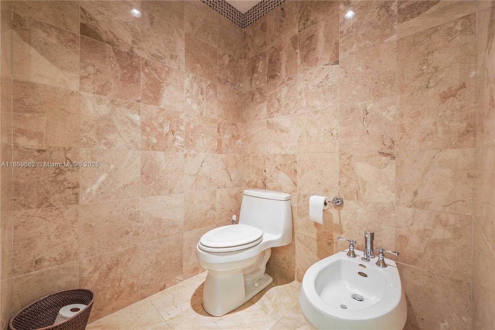 Small Image of 110 HENDRICKS ISLE #13, Fort Lauderdale Number 47