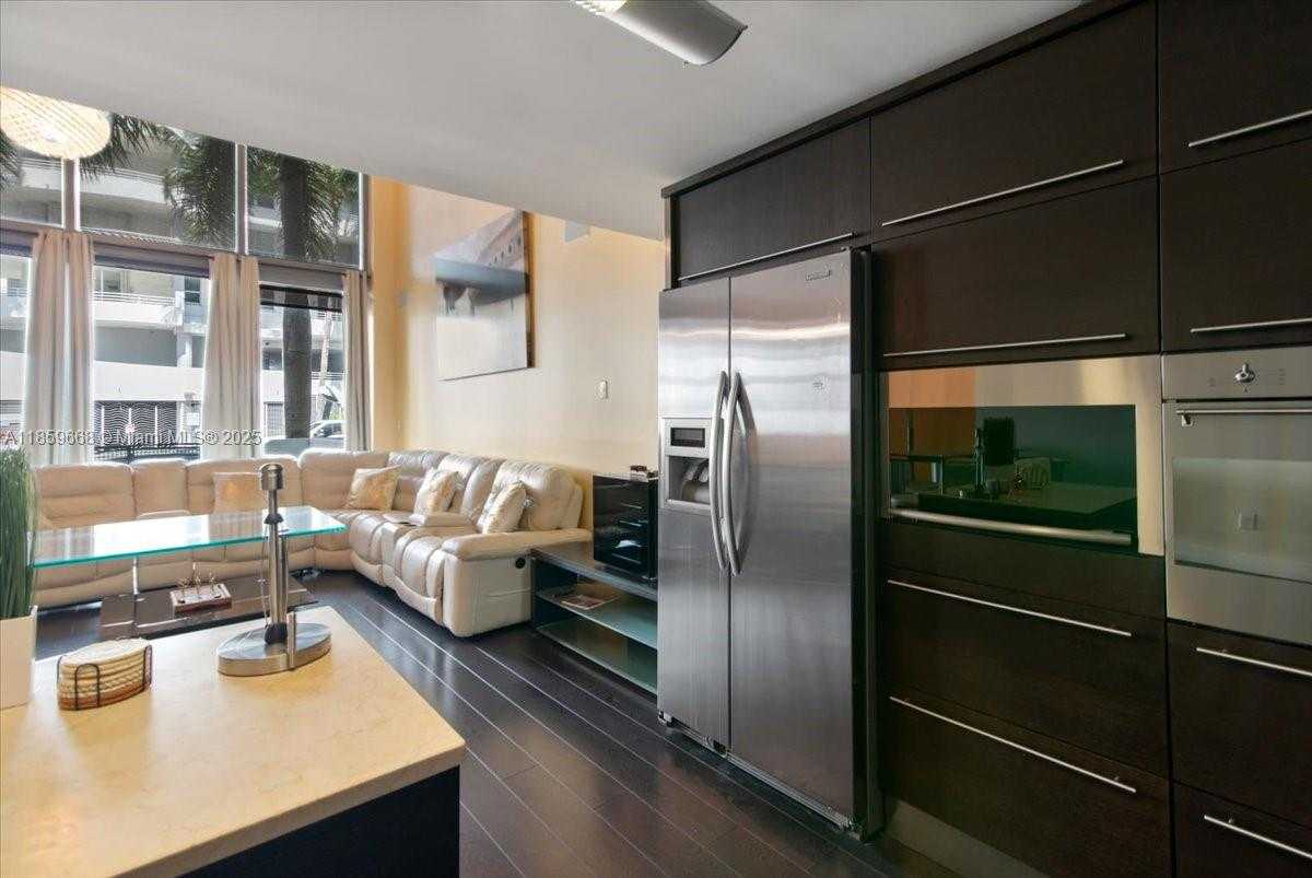 Small Image of 6000 COLLINS AVE #146, Miami Beach Number 14