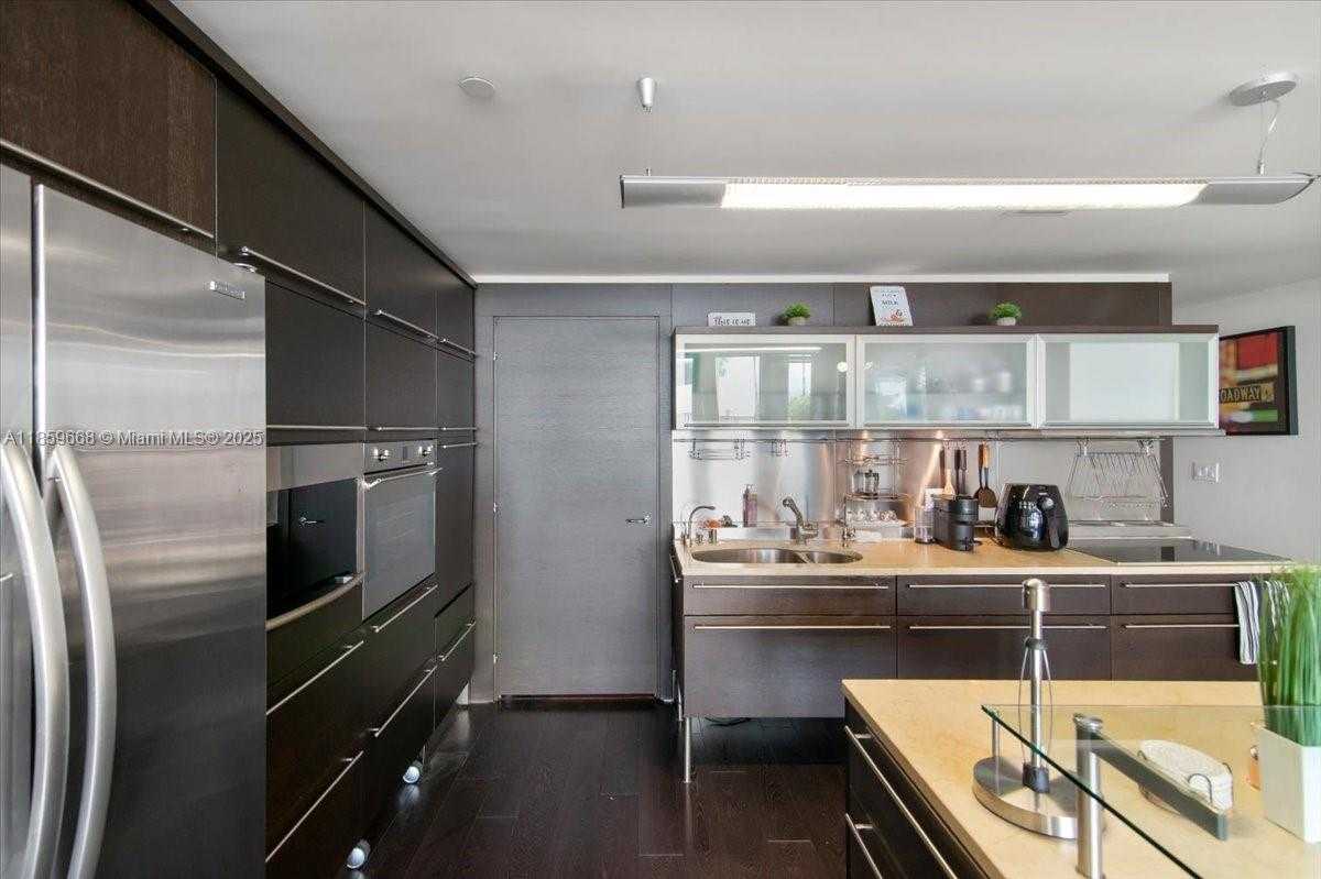 Small Image of 6000 COLLINS AVE #146, Miami Beach Number 15