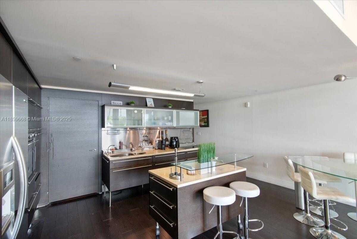 Small Image of 6000 COLLINS AVE #146, Miami Beach Number 17