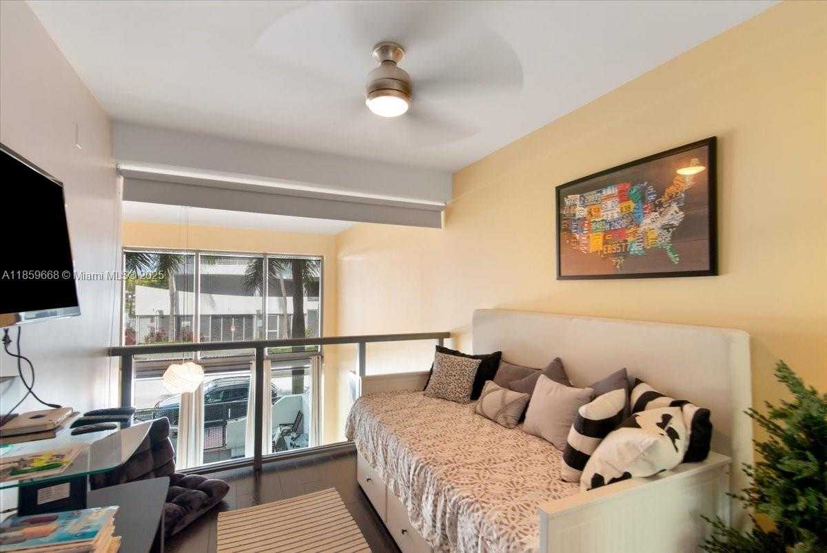 Small Image of 6000 COLLINS AVE #146, Miami Beach Number 26