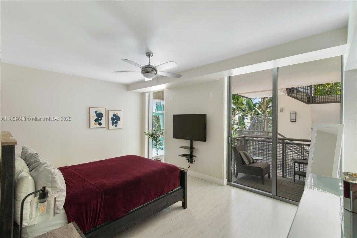 Small Image of 6000 COLLINS AVE #146, Miami Beach Number 31