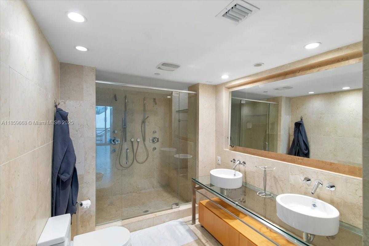 Small Image of 6000 COLLINS AVE #146, Miami Beach Number 32