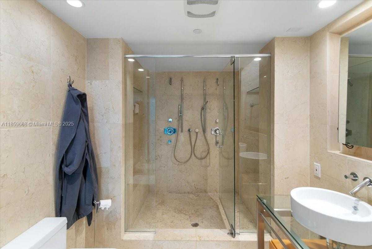 Small Image of 6000 COLLINS AVE #146, Miami Beach Number 33