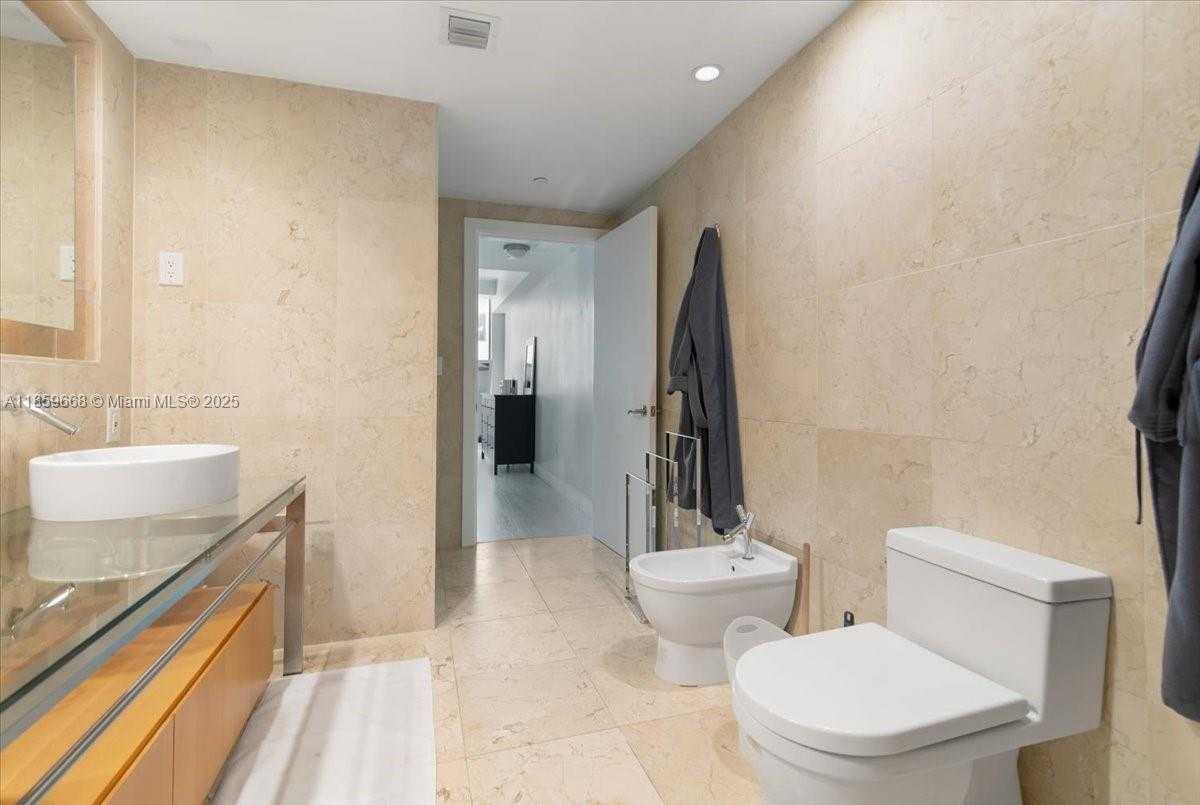 Small Image of 6000 COLLINS AVE #146, Miami Beach Number 34