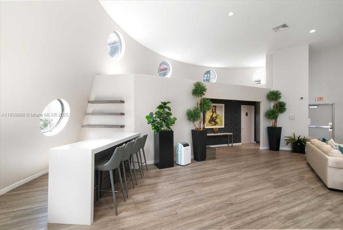 Small Image of 6000 COLLINS AVE #146, Miami Beach Number 40