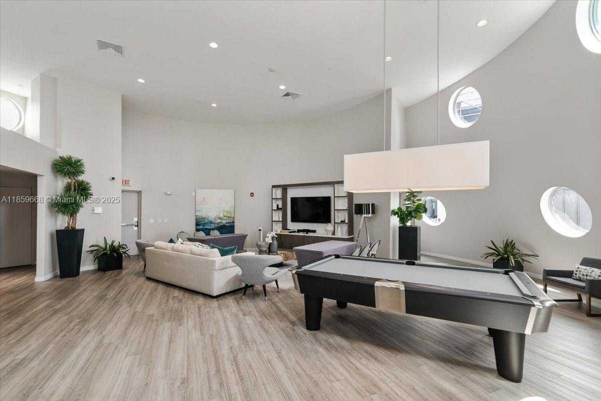 Small Image of 6000 COLLINS AVE #146, Miami Beach Number 41