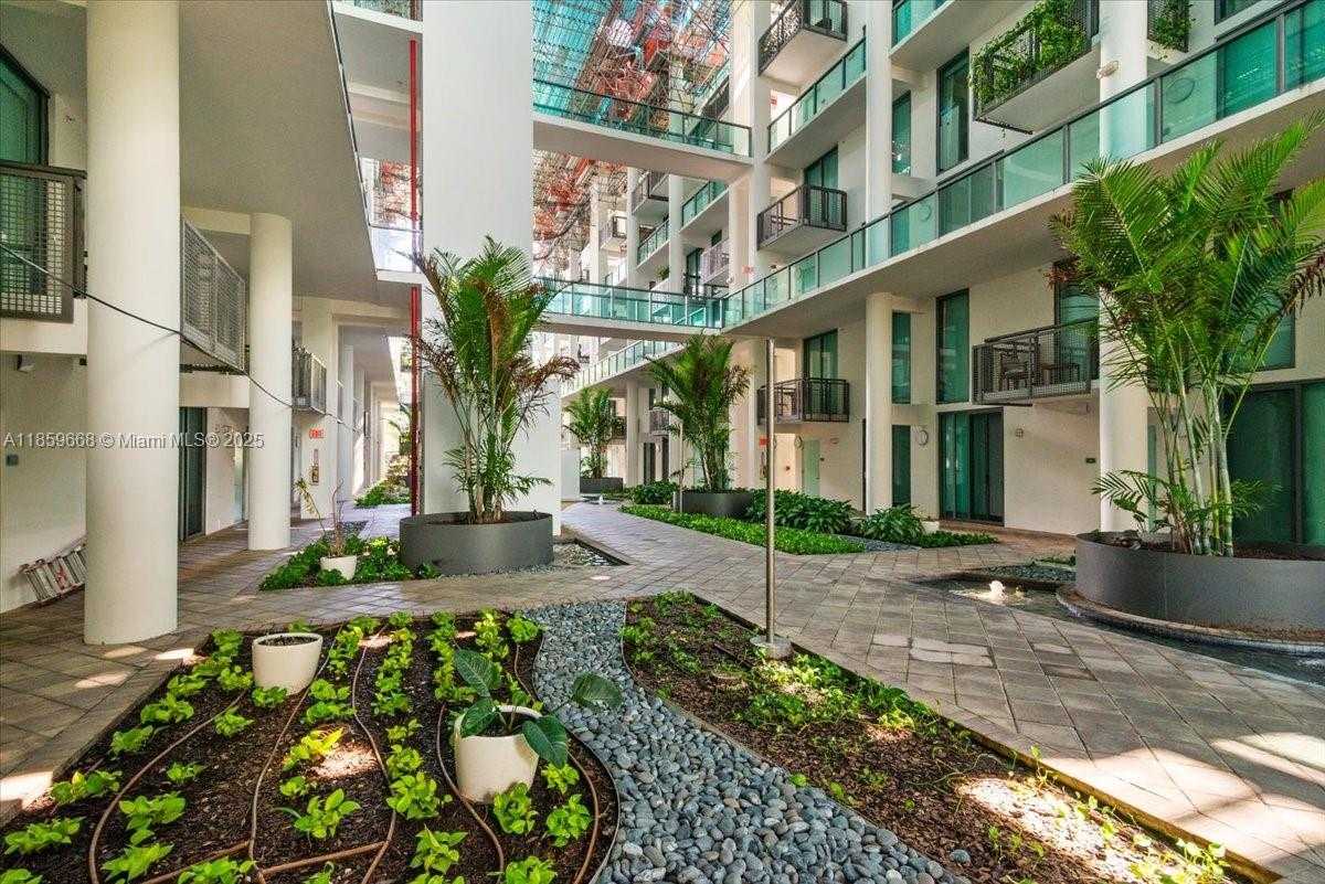 Small Image of 6000 COLLINS AVE #146, Miami Beach Number 5