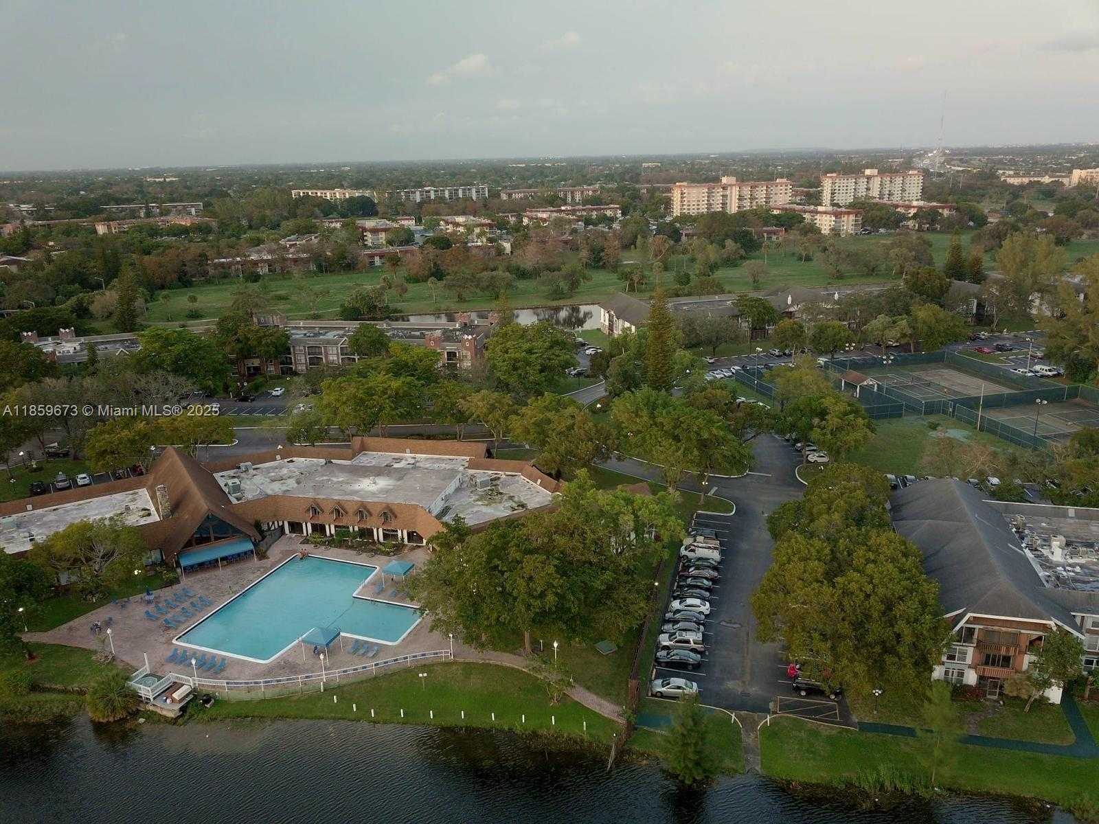 Small Image of 3720 INVERRARY DR #1N, Lauderhill Number 20