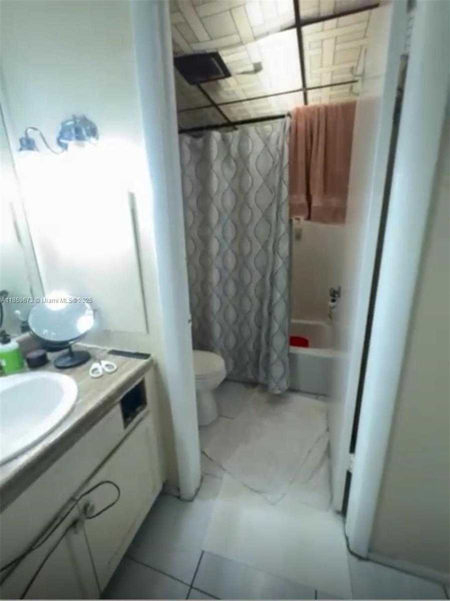 Small Image of 3720 INVERRARY DR #1N, Lauderhill Number 47