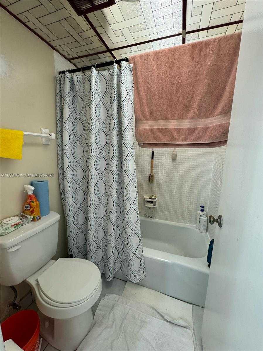 Small Image of 3720 INVERRARY DR #1N, Lauderhill Number 49