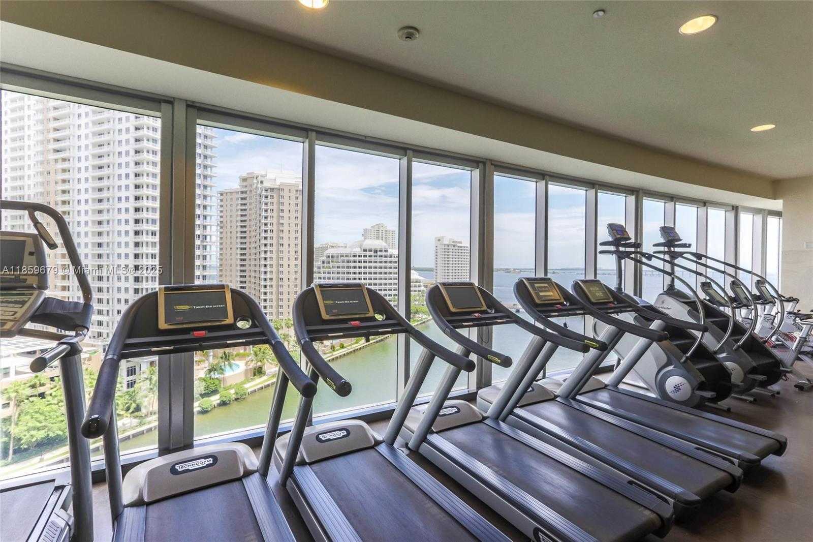 Small Image of 485 BRICKELL AVE #2210, Miami Number 12