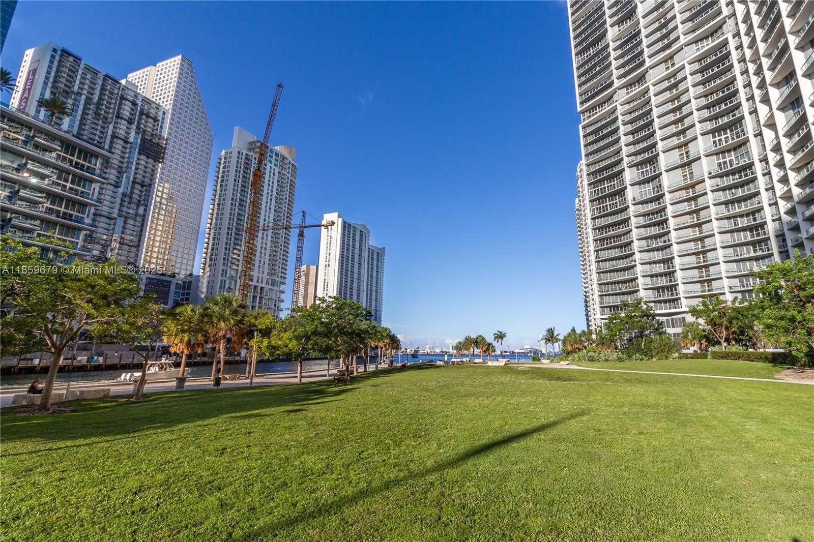 Small Image of 485 BRICKELL AVE #2210, Miami Number 34