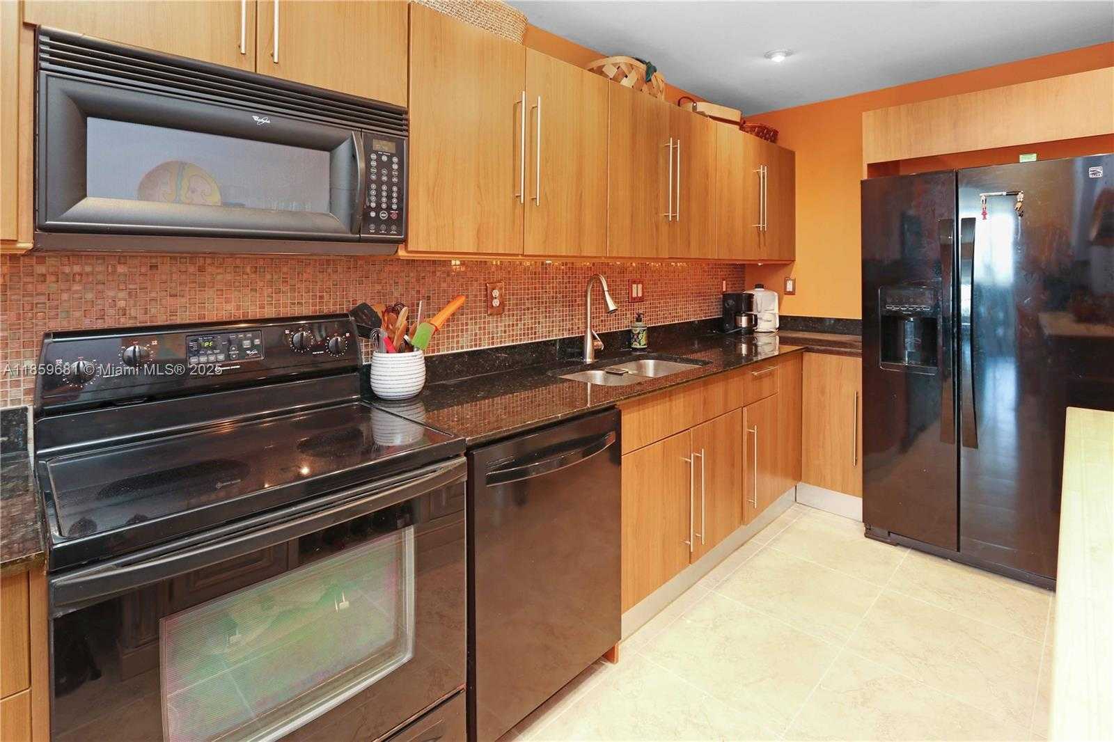 Small Image of 3001 SOUTH OCEAN DR #411, Hollywood Number 10