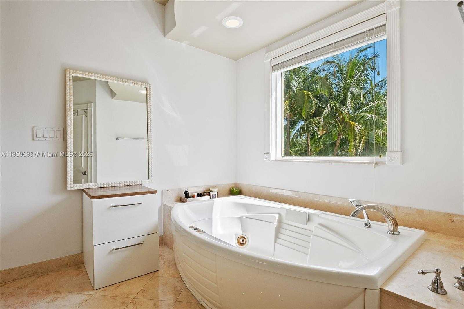 Small Image of 781 CRANDON BLVD #306, Key Biscayne Number 15