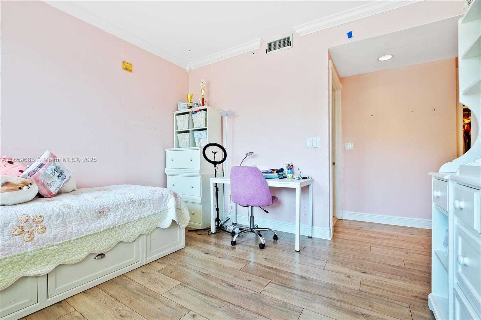 Small Image of 781 CRANDON BLVD #306, Key Biscayne Number 22